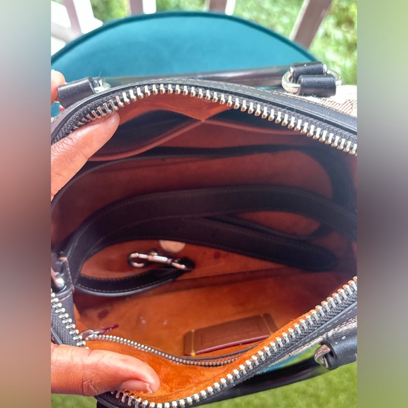 COACH ruby satchel 25🖤🐼 - Picture 4 of 5